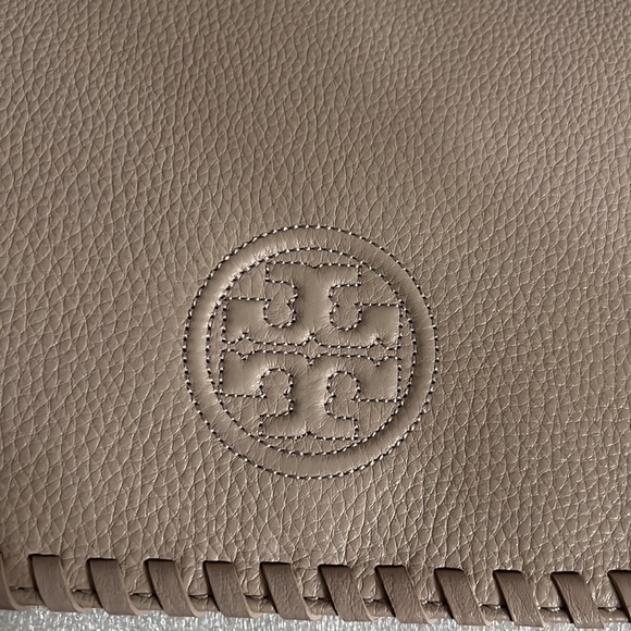 SOLD-Authentic brand new with tag Tory Burch pale pink messenger bag - Picture 3 of 13